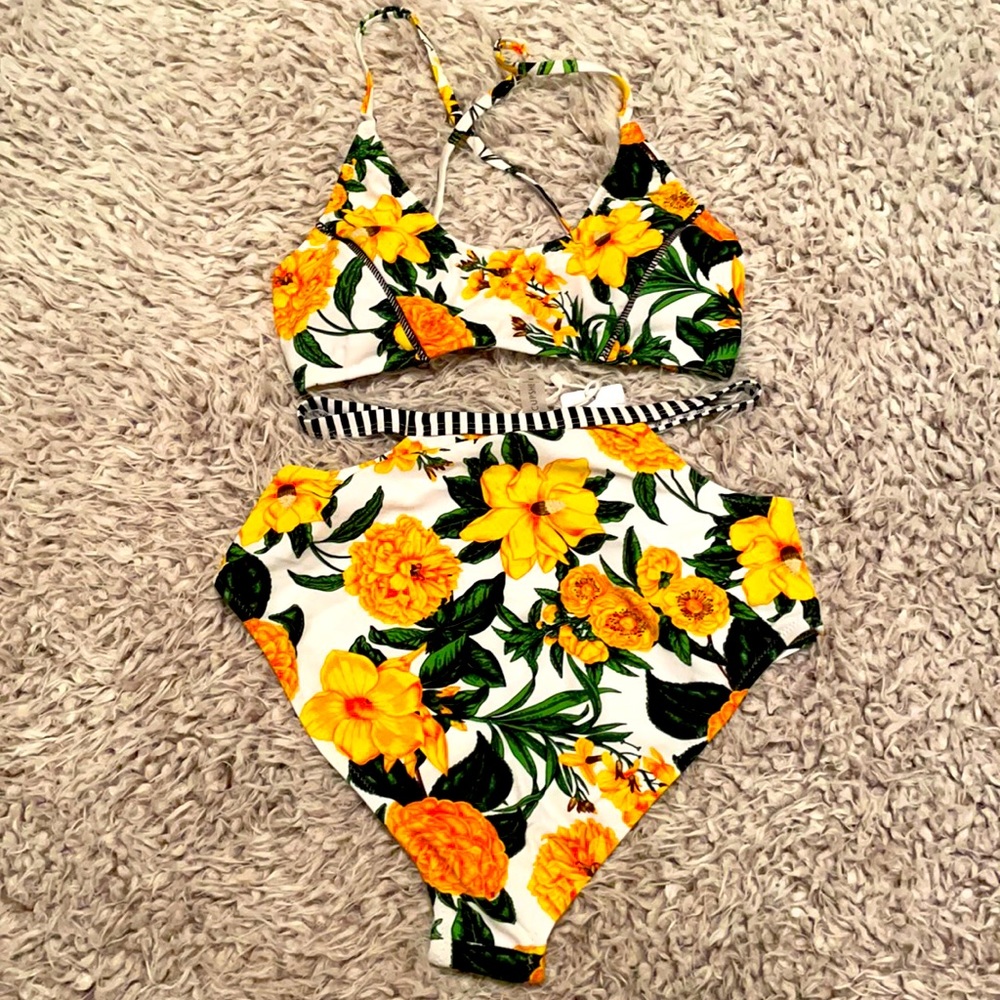 Cupshe bikini set
